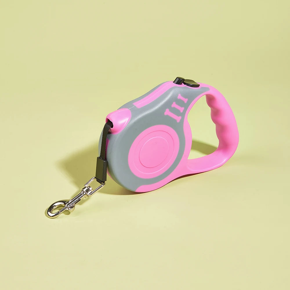 Automatic retractable leash for dogs and cats.