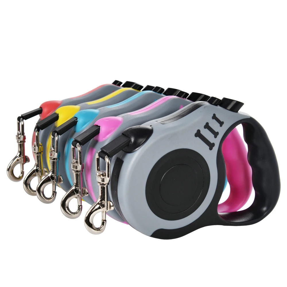 Automatic retractable leash for dogs and cats.