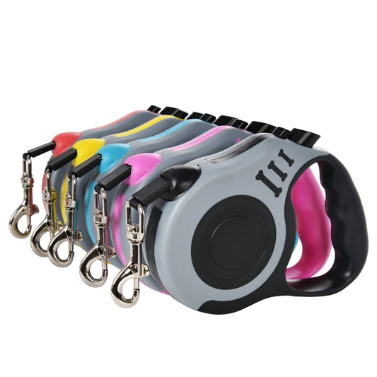 Automatic retractable leash for dogs and cats.